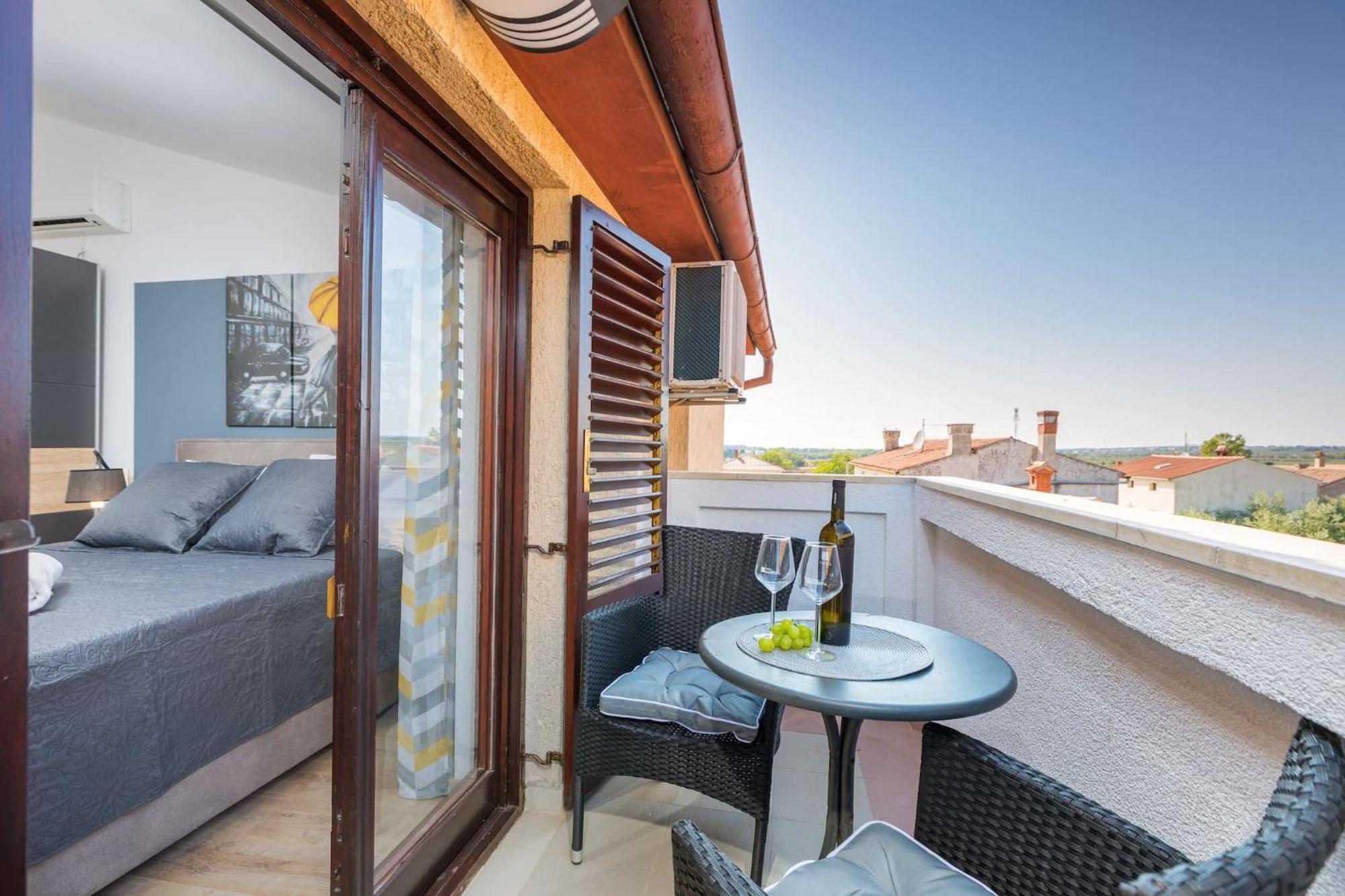 Marceta - Apartments & Rooms With Swimming Pool Fazana Exterior photo
