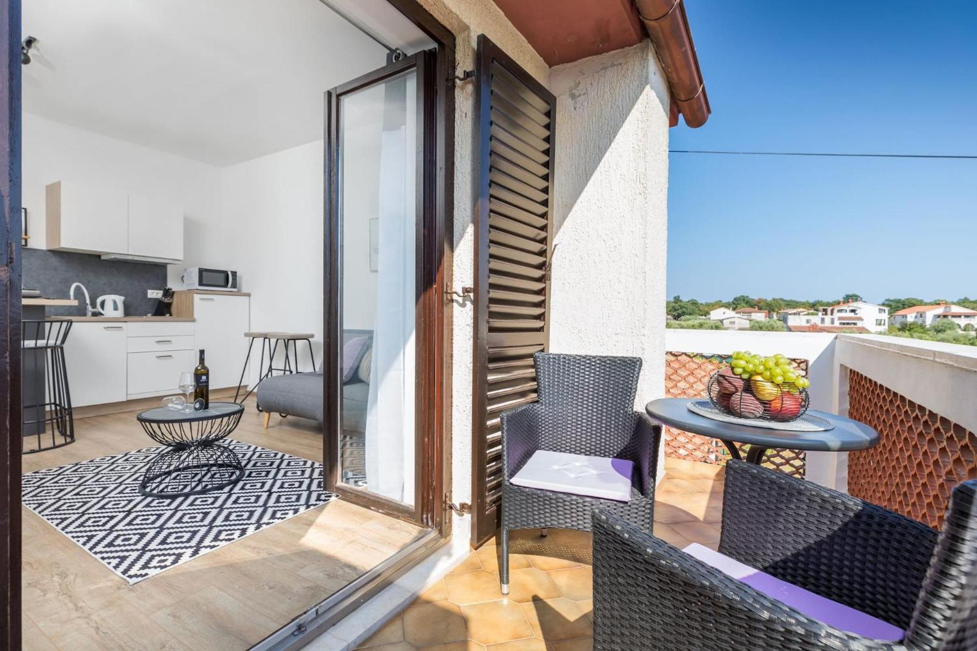 Marceta - Apartments & Rooms With Swimming Pool Fazana Exterior photo